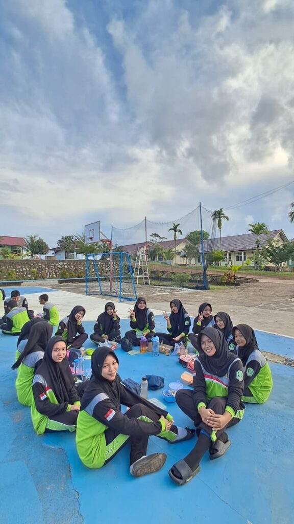 Kegiatan Kokurikuler SMAN 2 Puding Besar: Siswa Antusias Susun Menu Gizi Seimbang Melalui Program “GEMA MENU SEHATI”